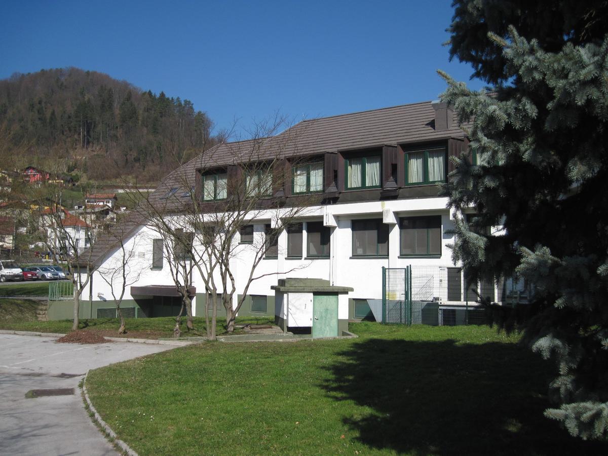 Hotel Hum Lasko Exterior photo